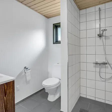 3 Bedroom Beach Front Home In Blavand 度假居 *