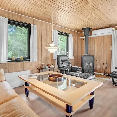 3 Bedroom Beach Front Home In Blavand * 布拉万德